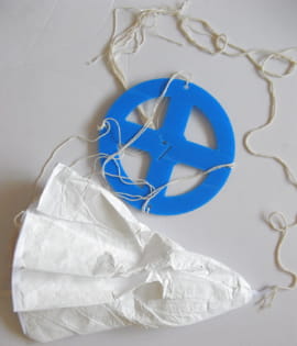 Spadochron radiosondy SR1